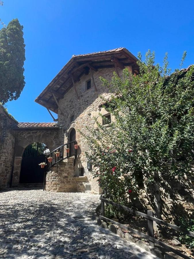 Little Tower Villa Potes Luaran gambar